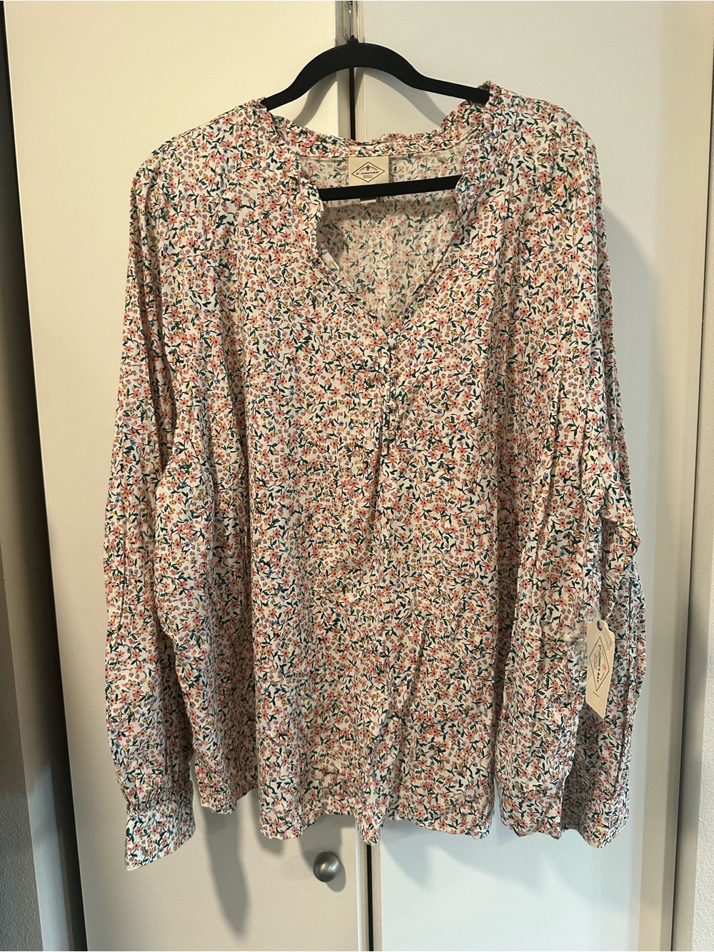 St Johns Bay Ivory Ditsy Floral Shirt Blouse Size 3x NWT